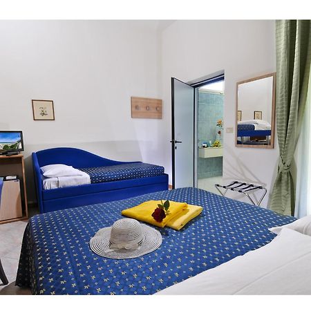 Hotel Losanna Gabicce Mare Eksteriør bilde