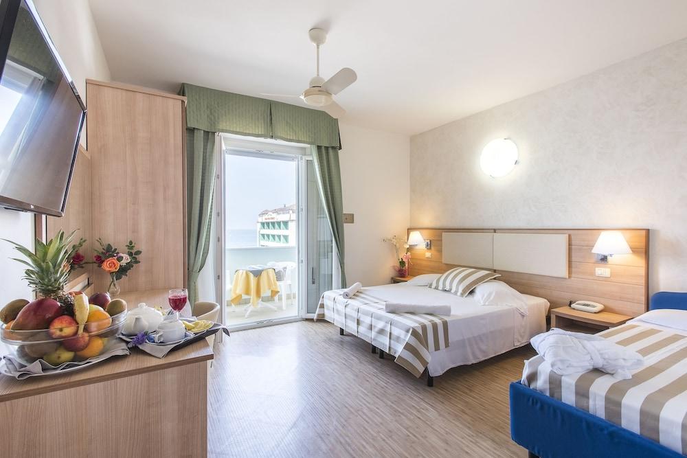 Hotel Losanna Gabicce Mare Eksteriør bilde