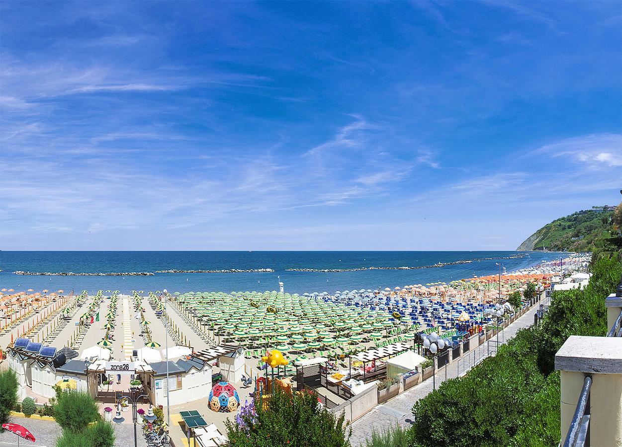 Hotel Losanna Gabicce Mare Eksteriør bilde